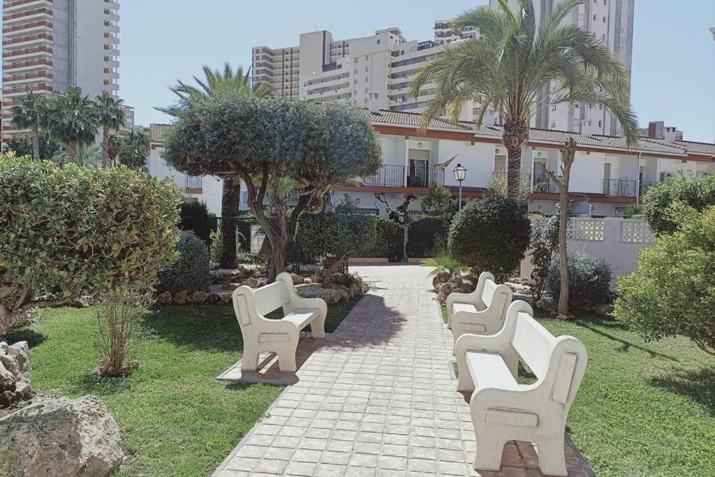 2 Bedroom Townhouse In Beautiful Gated Complex Бенидорм Екстериор снимка