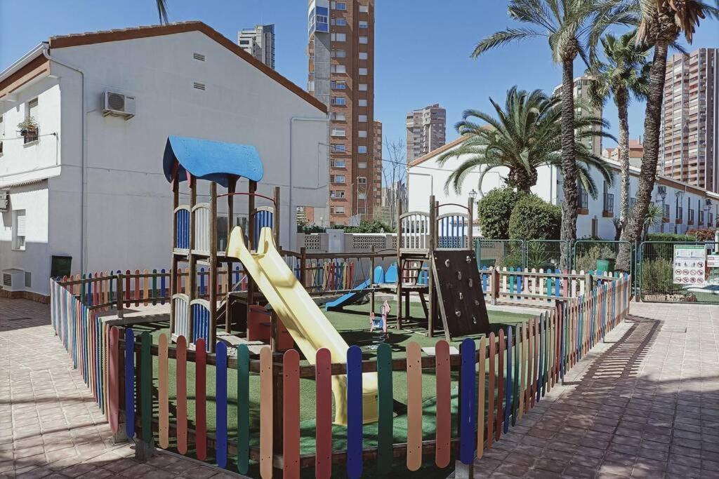 2 Bedroom Townhouse In Beautiful Gated Complex Бенидорм Екстериор снимка